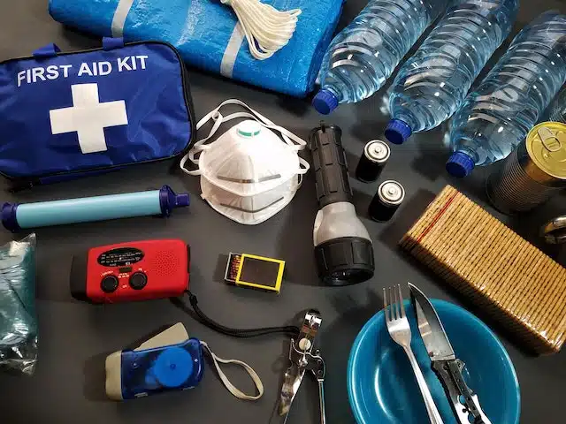 It's a great idea to keep emergency supplies like this in your car for the unexpected